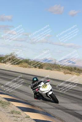 media/Nov-16-2025-Race Pace (Sun) [[8c5fa54630]]/Verified Riders/4-Turn 3 Inside (1050am)/